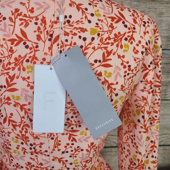 NWT Finders Keepers Floral Wrap Ruffle Top XS - Picture 3 of 4